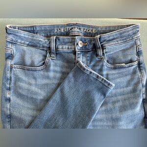American Eagle Super High Rise Jegging - Size 10